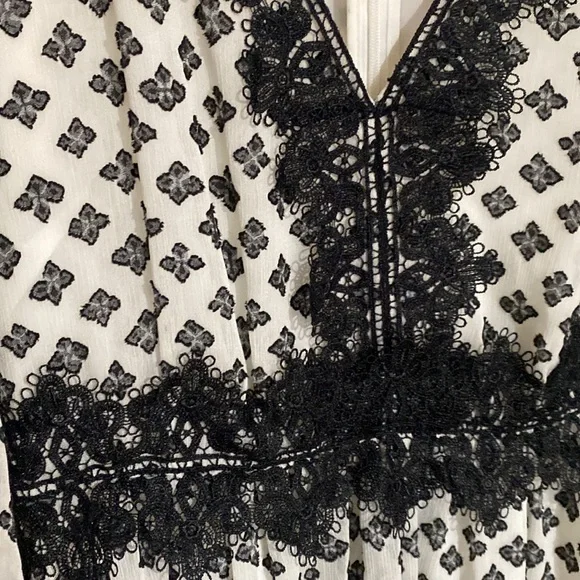 FOREVER NEW Size 8 Mini Dress With Lace Trim Excellent Cond! - Picture 7 of 10